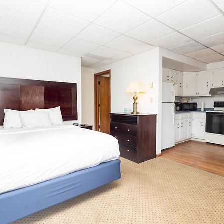 Brentwood Motor Inn Marquette Buitenkant foto
