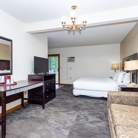 Brentwood Motor Inn Marquette Buitenkant foto