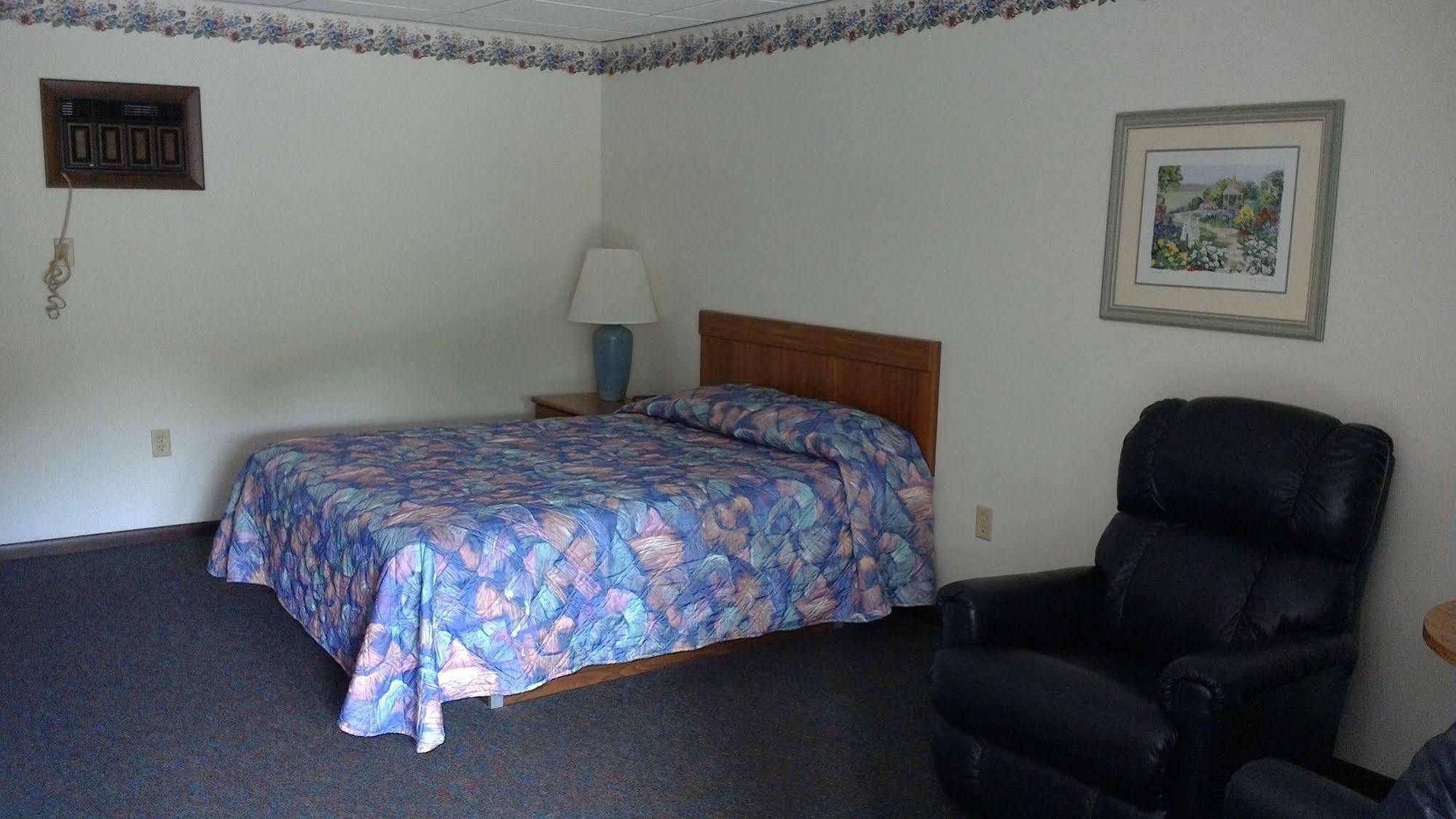 Brentwood Motor Inn Marquette Buitenkant foto
