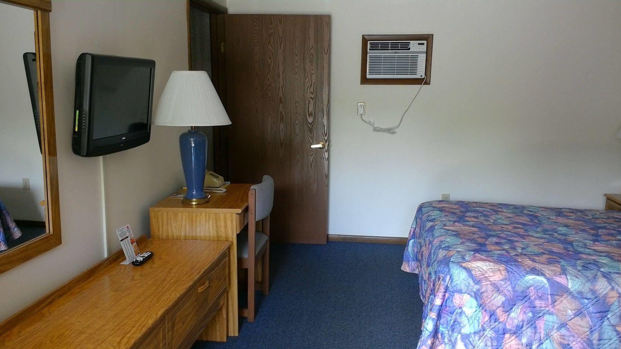 Brentwood Motor Inn Marquette Buitenkant foto
