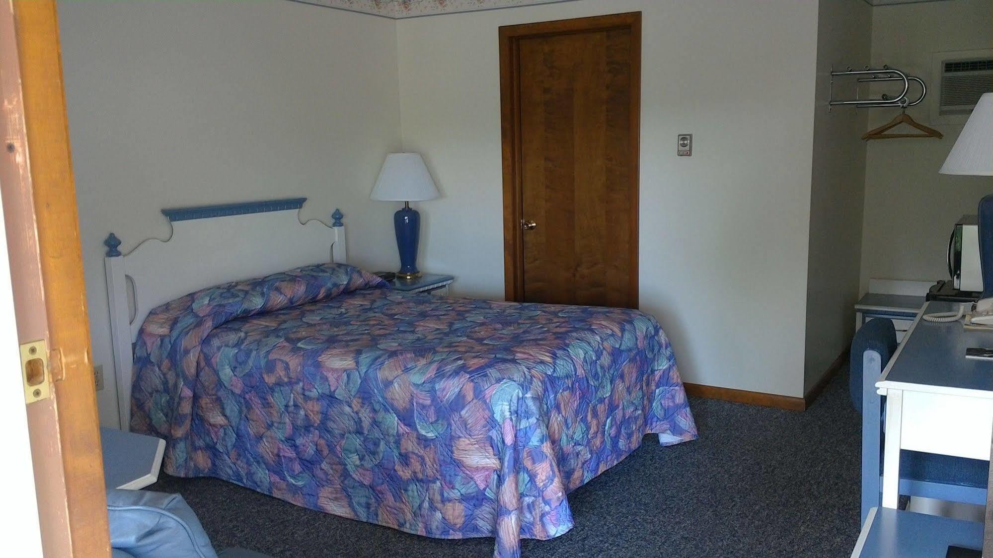 Brentwood Motor Inn Marquette Buitenkant foto