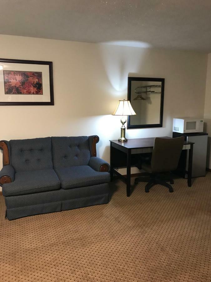 Brentwood Motor Inn Marquette Buitenkant foto