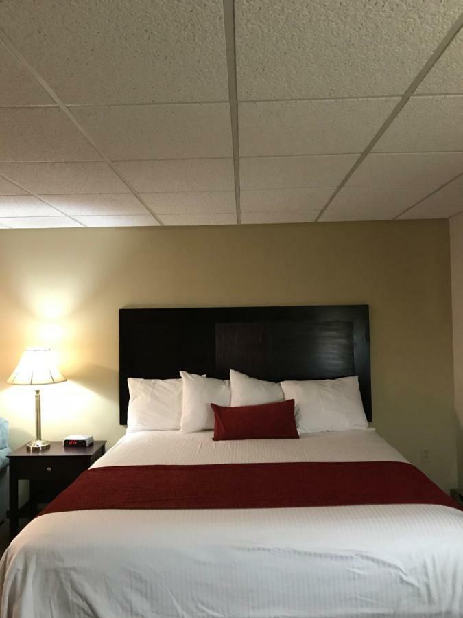Brentwood Motor Inn Marquette Buitenkant foto
