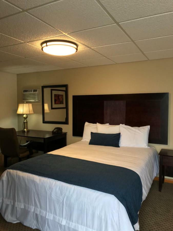 Brentwood Motor Inn Marquette Buitenkant foto